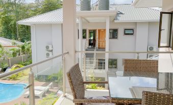 Palm Holiday Apartments