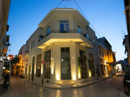 Ederlezi Boutique Hotel Отели рядом с достопримечательностью «Stoa of Zeus Eleutherios»