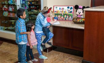 Desert Palms Hotel & Suites Anaheim Resort