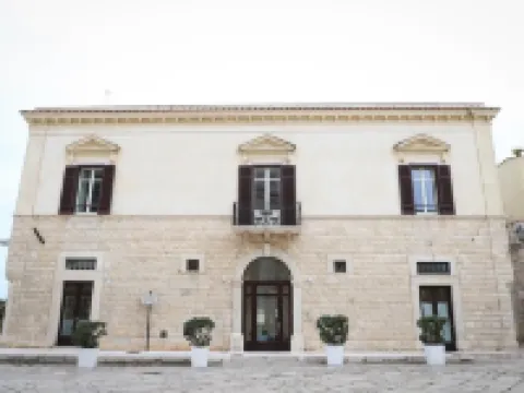 Palazzo Filisio - Regia Restaurant Hotels in Trani