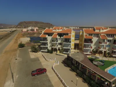 Rental Vila Cabral Hoteles cerca de Praia de Chaves