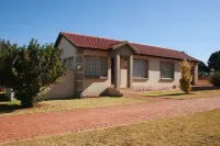 Leribisi Lodge فنادق في Donkerhoek