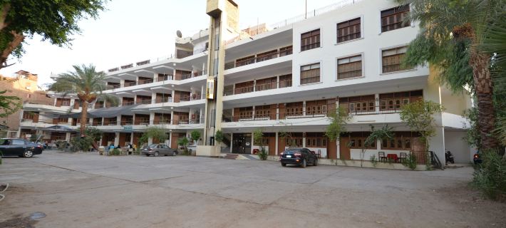 Rezeiky Hotel & Camp Hotel di Luxor