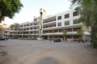 Rezeiky Hotel & Camp Hotels in Луксор