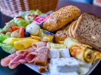 Aparthotel Delta Boutique Отели рядом с достопримечательностью «Высокая синагога»