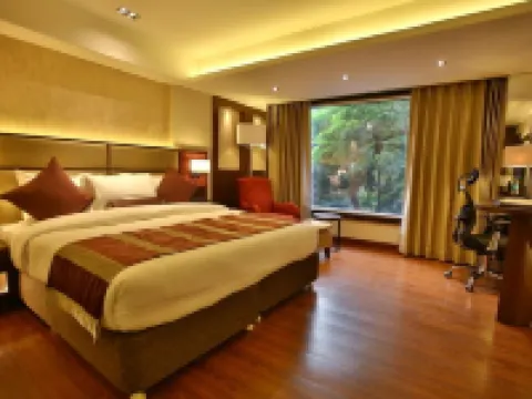 Regenta Central the Crystal Kanpur, Hotels in Kanpur