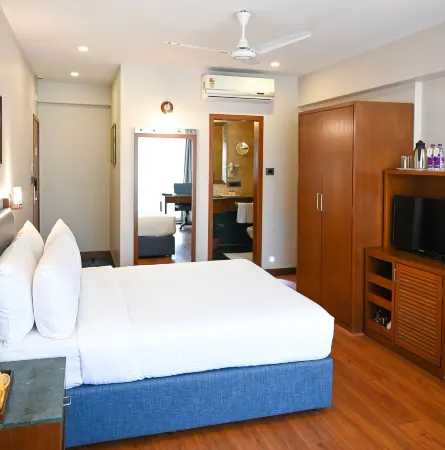 The Shalimar Hotel, Kemps Corner Отели рядом с достопримечательностью «Bhendi Bazaar»