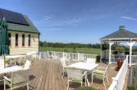 Los Gatos Bed & Breakfast Hotels in Penn Yan