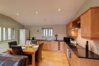 South View Lodges Hotels in Kenn