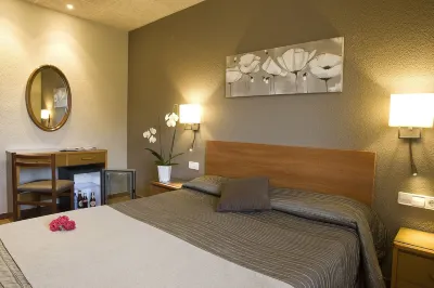 Hostal Barris Hotels in Torrent