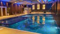 Riverside Park Hotel - Pools