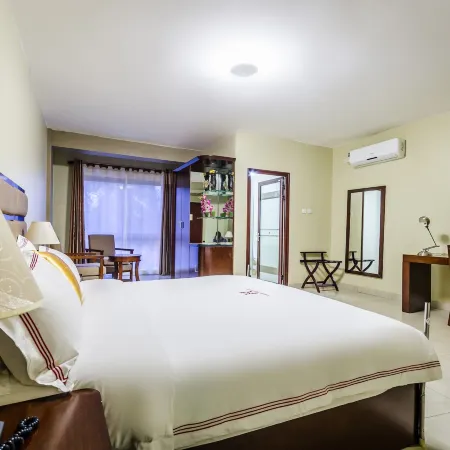 Hillside Plaza Hotel