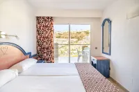 Apartamentos Cabau Cala Nova