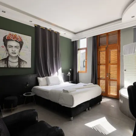 Residence Suites by Raphael Hotels Отели рядом с достопримечательностью «Театр Хабима»