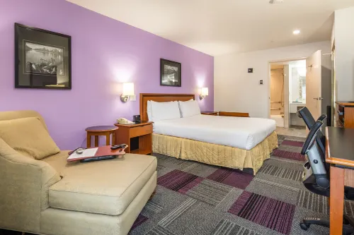 Atherton Park Inn and Suites Hôtels à : North Fair Oaks