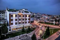 Teona Hotel - parking