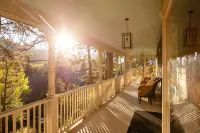 The Outlook Lodge Hotels in Green Mountain Falls