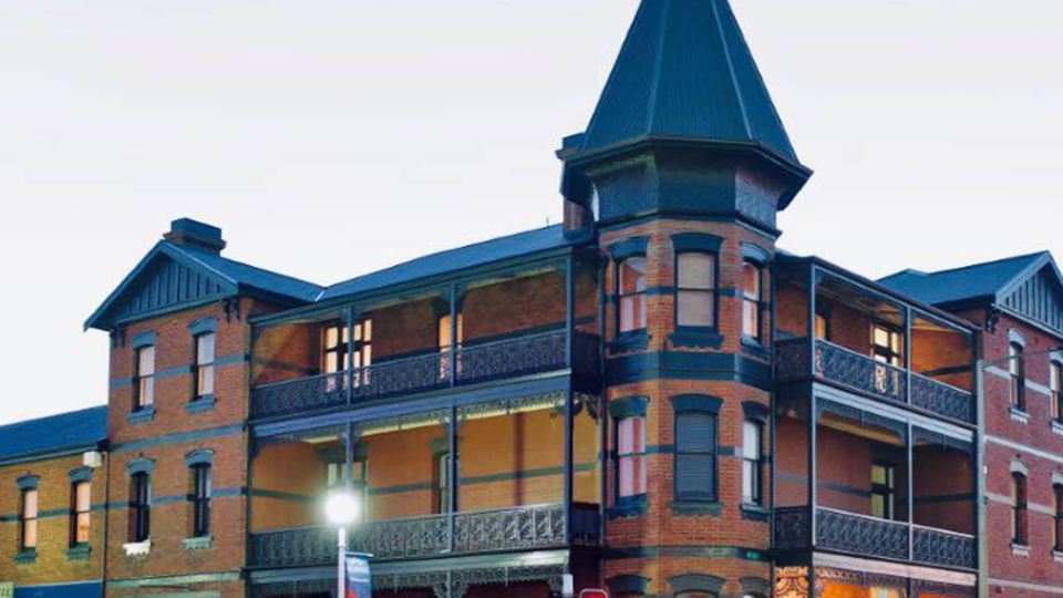 Ikon Hotel