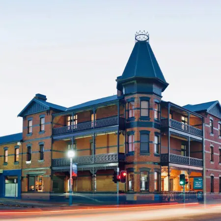Ikon Hotel