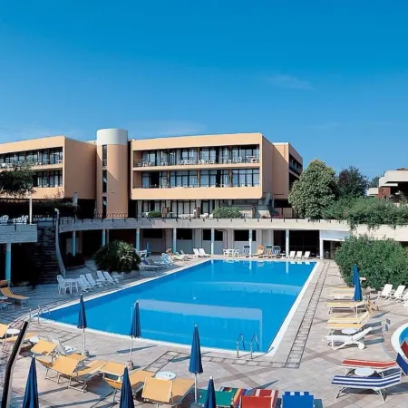 Hotel Holiday