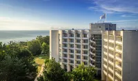Cliff Hotel Rügen - Resort & Spa Hotels in Middelhagen