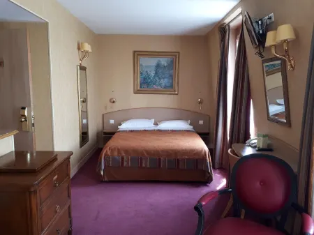 Hôtel Transcontinental Отели рядом с достопримечательностью «Высшая нормальная школа»