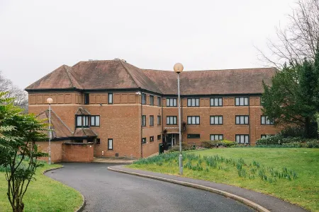 Peter Scott House Birmingham Отели рядом с достопримечательностью «Birmingham and Midland Institute»