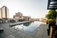 The Windsor Suites Philadelphia - Rooftop Pools