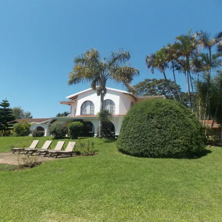 Bizafrika Guest Lodge & Conference Center