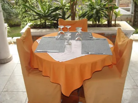 Kiriri Residence Hotel Отели в г. Бужумбуре