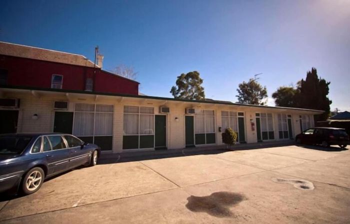 Parkville Motel