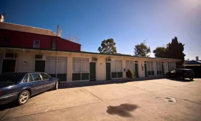 Parkville Motel Hotels near Brunswick Mechanics Institute