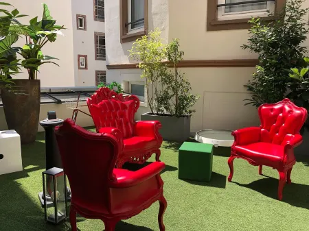Arok Hotel