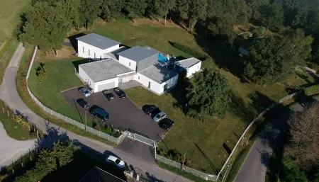 Domaine Georges V Отели в г. Шайяк-Сюр-Вьен