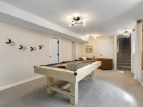 Downtown Windsor Home With Hot Tub & Pool Table Hotels in Windsor