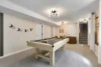 Downtown Windsor Home With Hot Tub & Pool Table Hotels in Windsor
