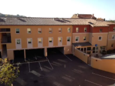 First Inn Hotel Hotéis em Apt