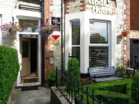 Athol House Hotels near Filey Beach