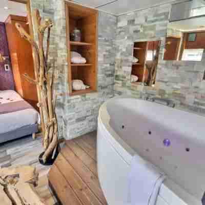 Le VIP Paris - Yacht Hotel Rooms