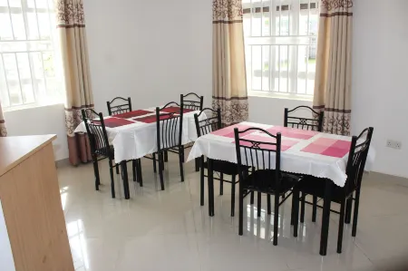 Salient Home Stay Отели в г. Элдорета