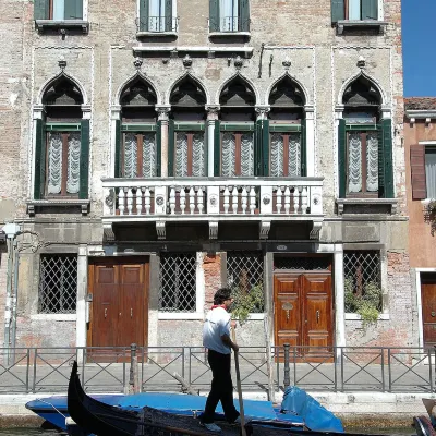 Palazzo Odoni Hotels near Ca' Rezzonico