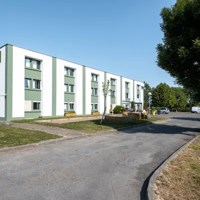 greet 沙特爾東部酒店 鄰近鮭魚屋的酒店