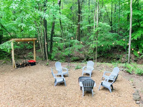 Lured to the Lake Cabin Near Patoka - Hot Tub and Creek!