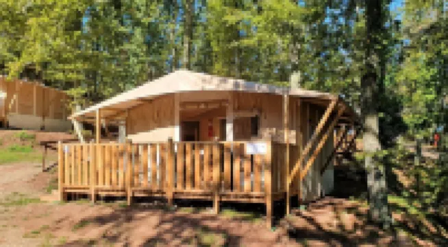 奧蘭多奇揚地華麗露營村酒店