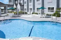 Microtel Inn & Suites by Wyndham Modesto Ceres - piscina