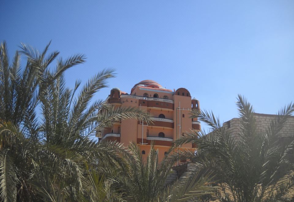 Bedouin Castle - Housity