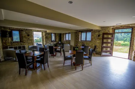 Apartamentos Baolafuente Отели в г. Расинес