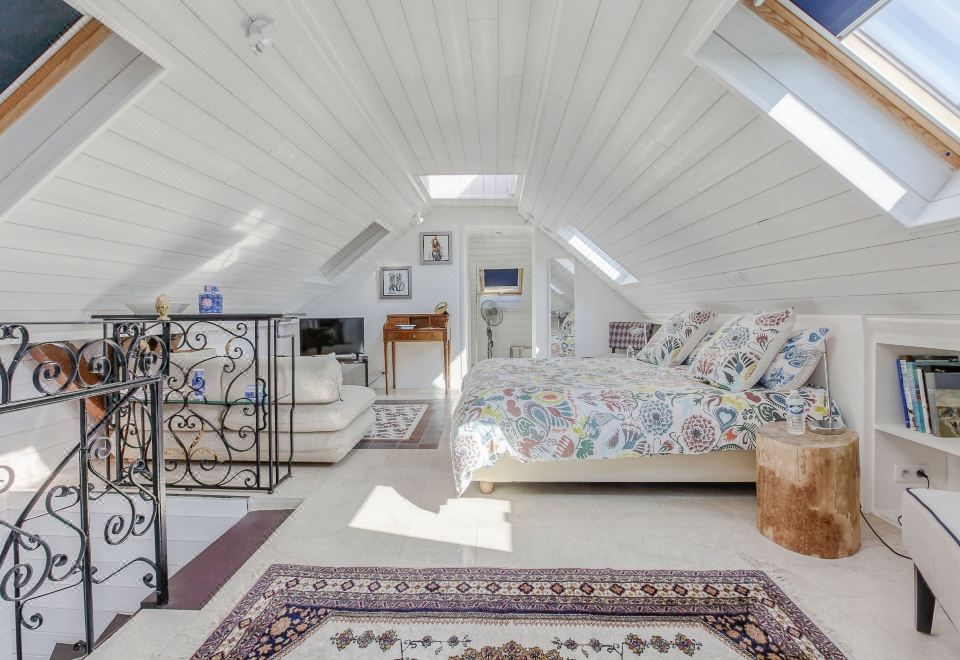 Chateau d AvesnesOver view