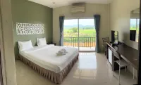 บ้านสรวย รีสอร์ท - พร้อมระเบียง