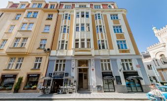 Gold Art Apartments - Housity